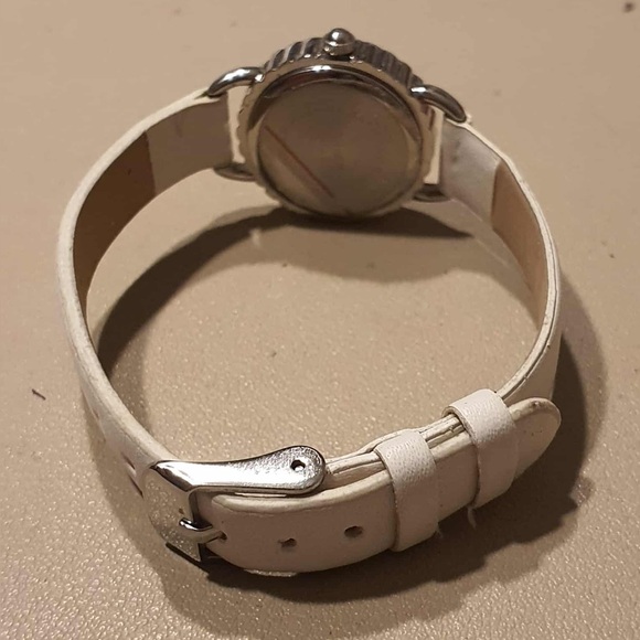 🦋10/$20🦋 Silver/White Leather Women's Watch - Picture 3 of 4